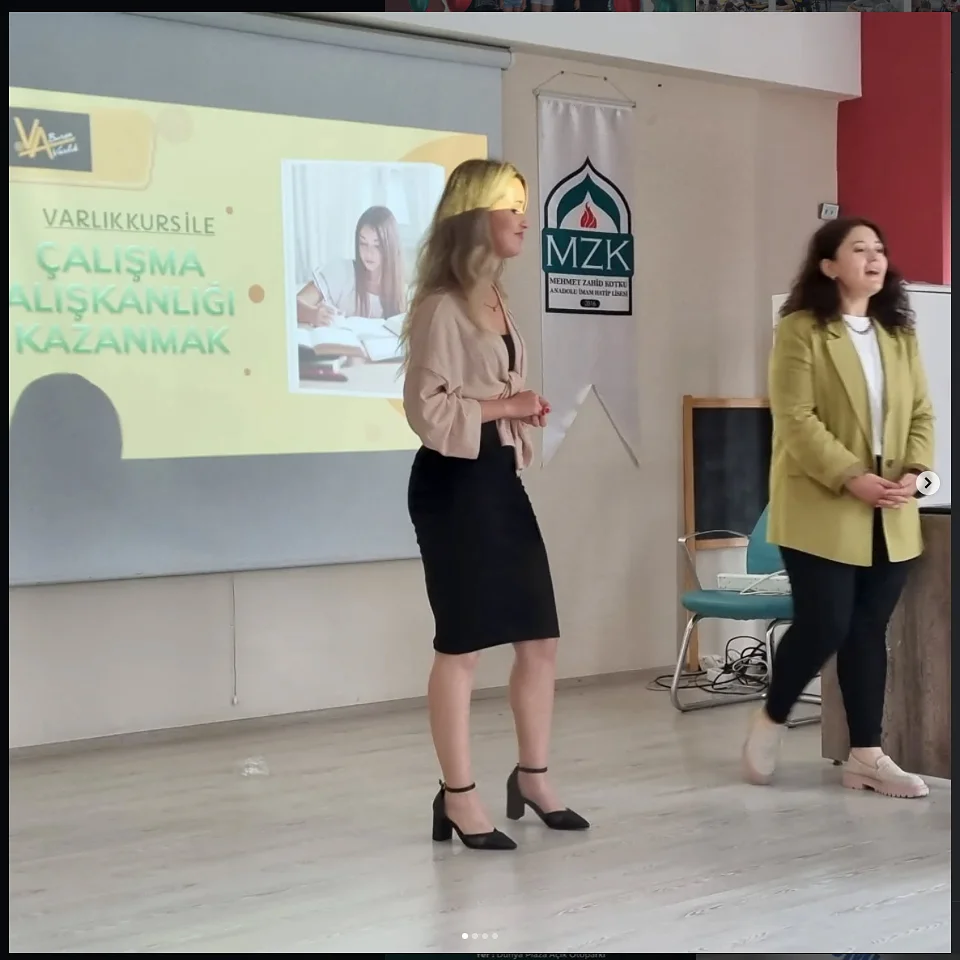 251204_0944_1a447ac4